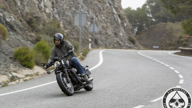 Blacker than black, the new Tiumph Bobber tested