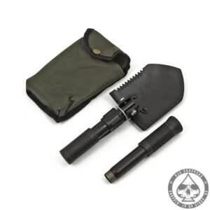 Folding spade, with built-in axe